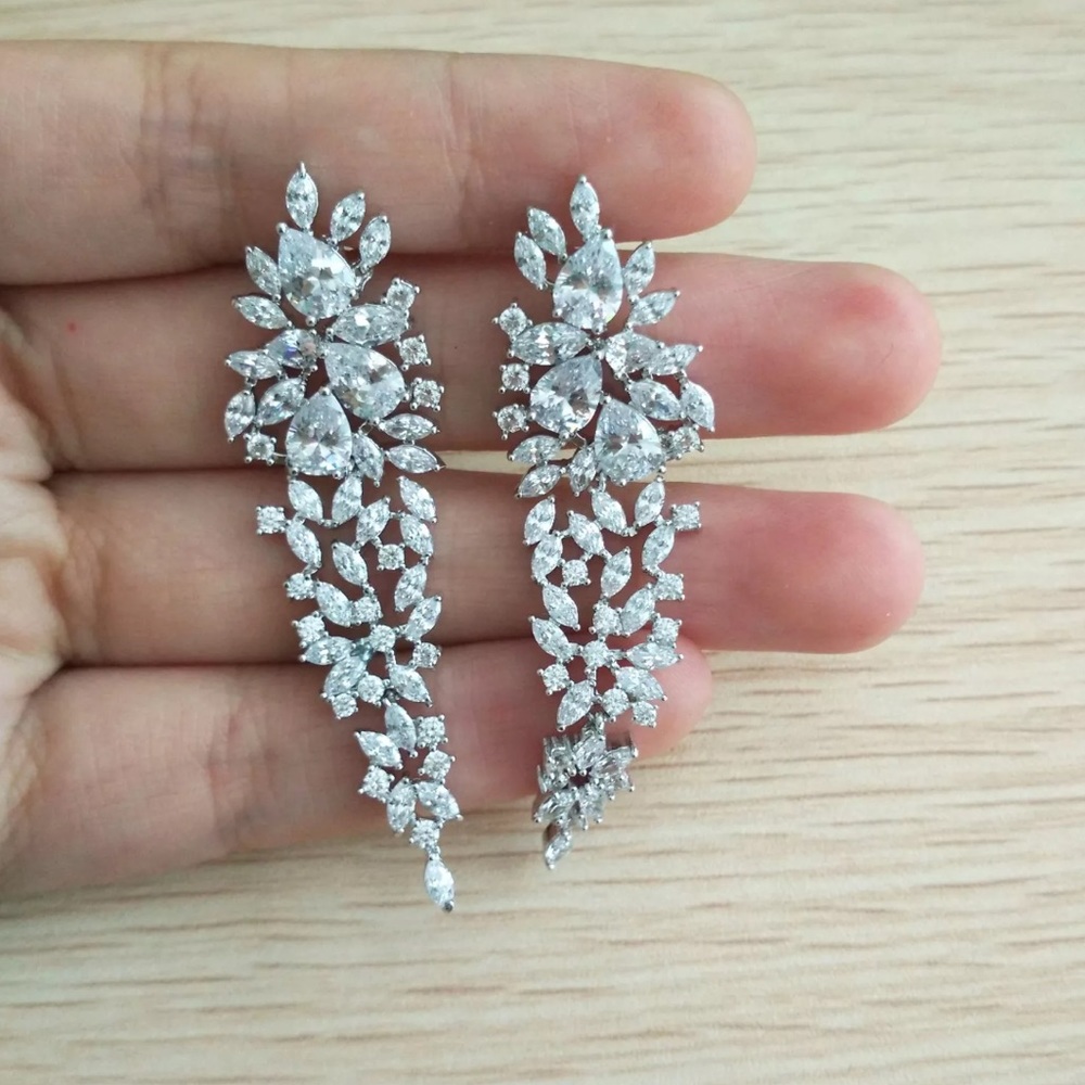 18k White GF white sapphire Earrings - Picture 4 of 6